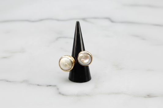 Classic Pearl Elegance Ring