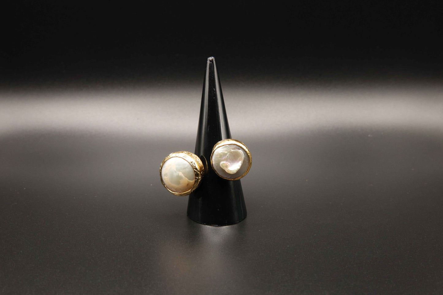 Classic Pearl Elegance Ring