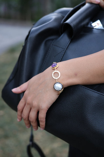 Teardrop Agate and Gold Charm Bracelet